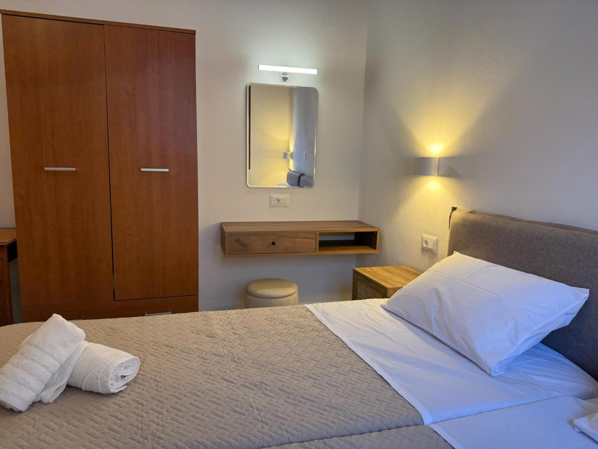 Sarris Studios & Apartments Lindos  Bagian luar foto